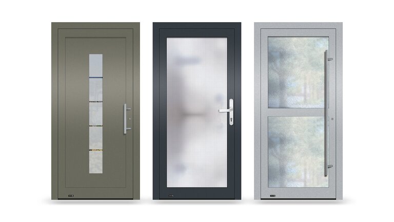 Drei moderne Aluminium-Haustüren in verschiedenen Farben und Glasdesigns.